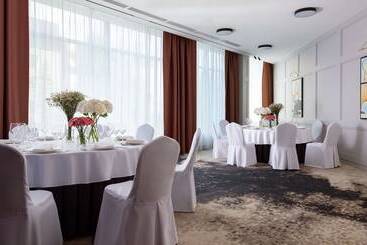 هتل Doubletree By Hilton  Novosibirsk