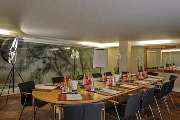 Five Seas By Inwood Hotels
