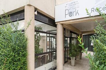هتل Les Loges Du Park