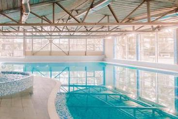 هتل Repino Cronwell Park  & Spa