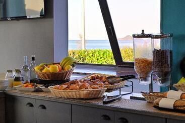 هتل Residence Les Calanques