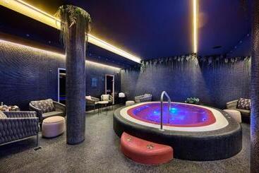 هتل Verno House Budapest, Vignette Collection, An Ihg