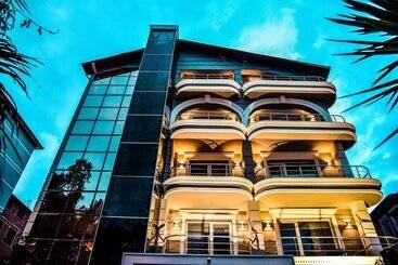 هتل Vh Broadway Tirana