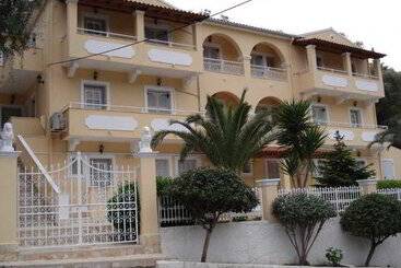 Irini Apartments And Studios - Agios Gordios