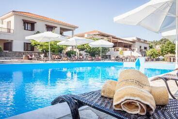 استراحتگاه Skopelos Holidays Hotel & Spa