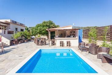استراحتگاه Skopelos Holidays Hotel & Spa