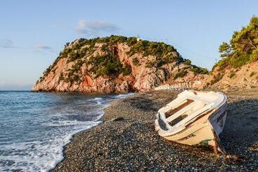 استراحتگاه Skopelos Holidays Hotel & Spa