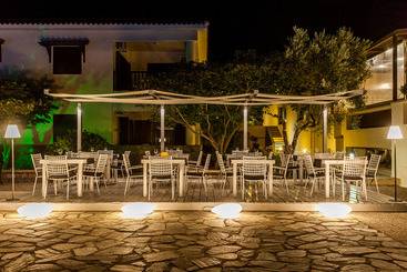 استراحتگاه Skopelos Holidays Hotel & Spa