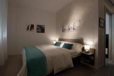 هتل Le Suites   Di Fronte Ospedale Sacro Cuore