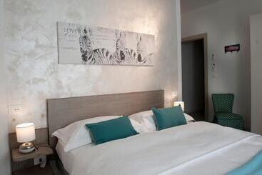 هتل Le Suites   Di Fronte Ospedale Sacro Cuore