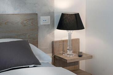 هتل Le Suites   Di Fronte Ospedale Sacro Cuore
