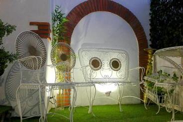 پانسیون Império Romano Guest House