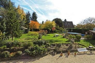 پانسیون Le Jardin De Josseline