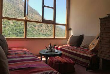 مبيت وإفطار Amlougui House
