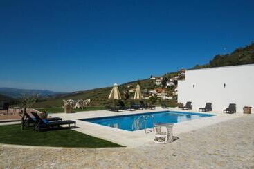 تختخواب و صبحانه Casa Miradouro