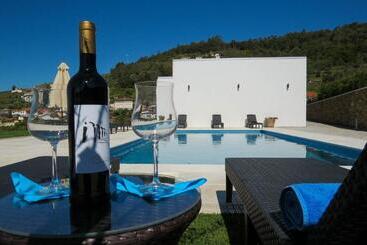 تختخواب و صبحانه Casa Miradouro