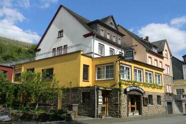 ベッドアンドブレックファースト Gastehaus Am Calmont