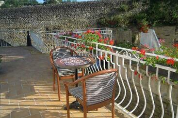 تختخواب و صبحانه Moulin De L Abbesse