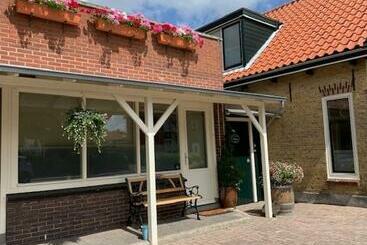 Bed & Breakfast Oostvoornsch Gastenverblijf