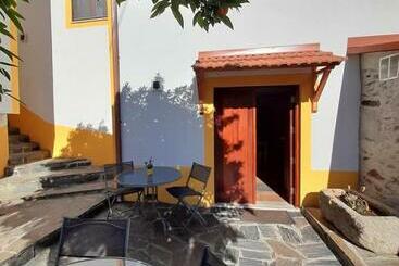 تختخواب و صبحانه Casa Dona Eufémia