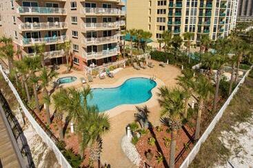 Destin Towers   Middle Unit On The Beach!