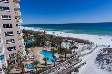 Destin Towers   Middle Unit On The Beach!