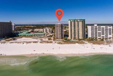 Destin Towers   Middle Unit On The Beach!