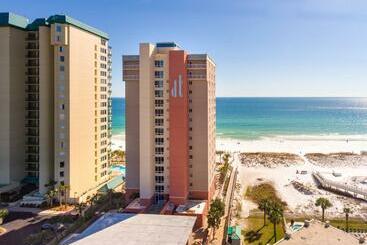 Destin Towers   Middle Unit On The Beach!