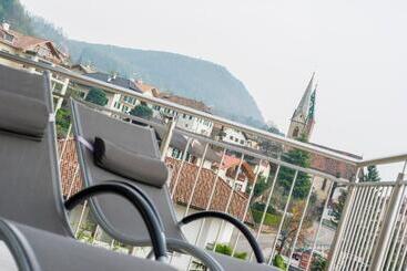 هتل Zum Schwarzen Kus
