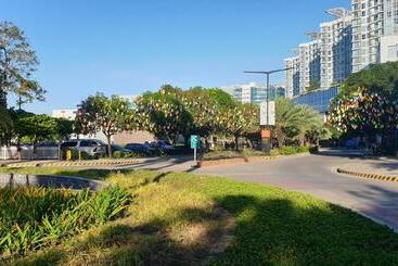 Mactan Newtown With Sun Set And Garden View