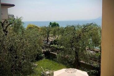 پانسیون Villa Torre   Atmosfera Romantica