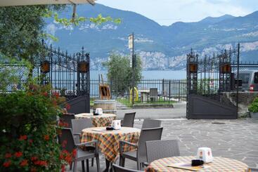 پانسیون Villa Torre   Atmosfera Romantica