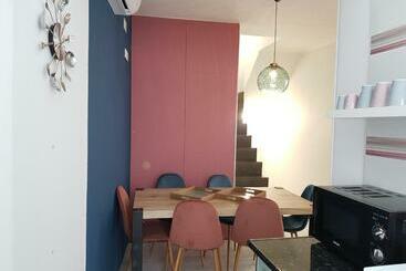 هاستل Pink Nblue House