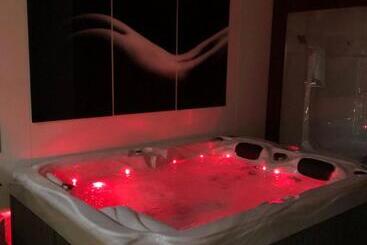 هتل Spabyelleetlui Spa Rouge Ou Bleu
