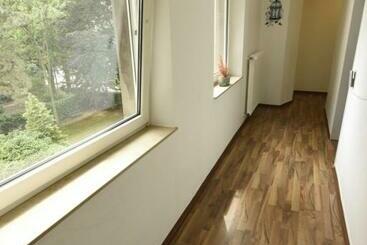 膳宿费 Design Apartments 2