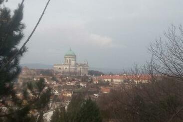 هاستل Esztergom Central
