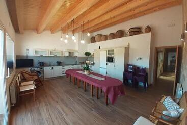 تختخواب و صبحانه Casa La Foradada