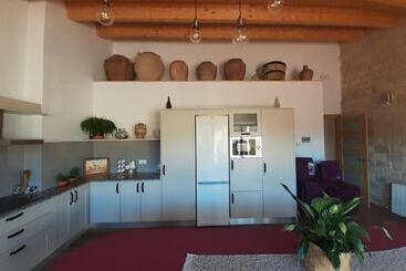 تختخواب و صبحانه Casa La Foradada