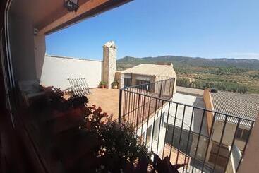 تختخواب و صبحانه Casa La Foradada