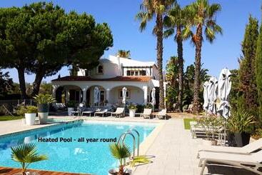 Casa Bela Moura, Boutique Hotel & Wine