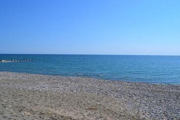 هتل Agriturismo Terre Di Mare Bordighera