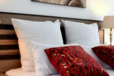 پانسیون Azrielle Guesthouse