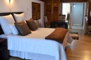 پانسیون Azrielle Guesthouse