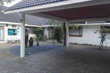 پانسیون Azrielle Guesthouse
