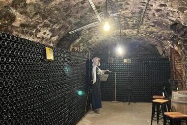 تختخواب و صبحانه Champagne Philippe Martin