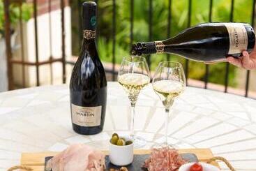 تختخواب و صبحانه Champagne Philippe Martin