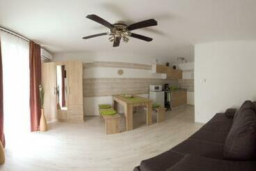 Orchidea Apartman