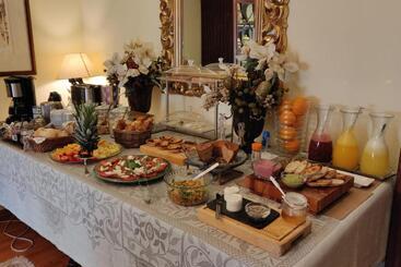 پانسیون Lourenço S House Deluxe Cascais