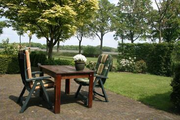 住宿加早餐  De Borg Vakantie Appartementen