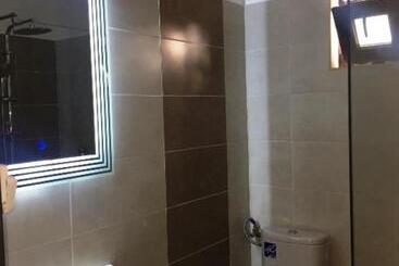 4 Seasons Apartments
